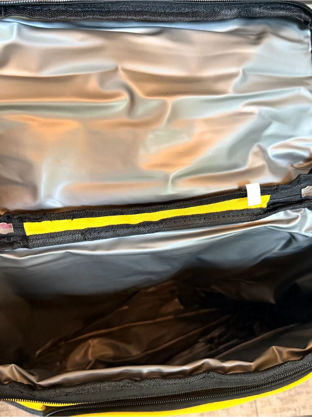 Ngil bright yellow